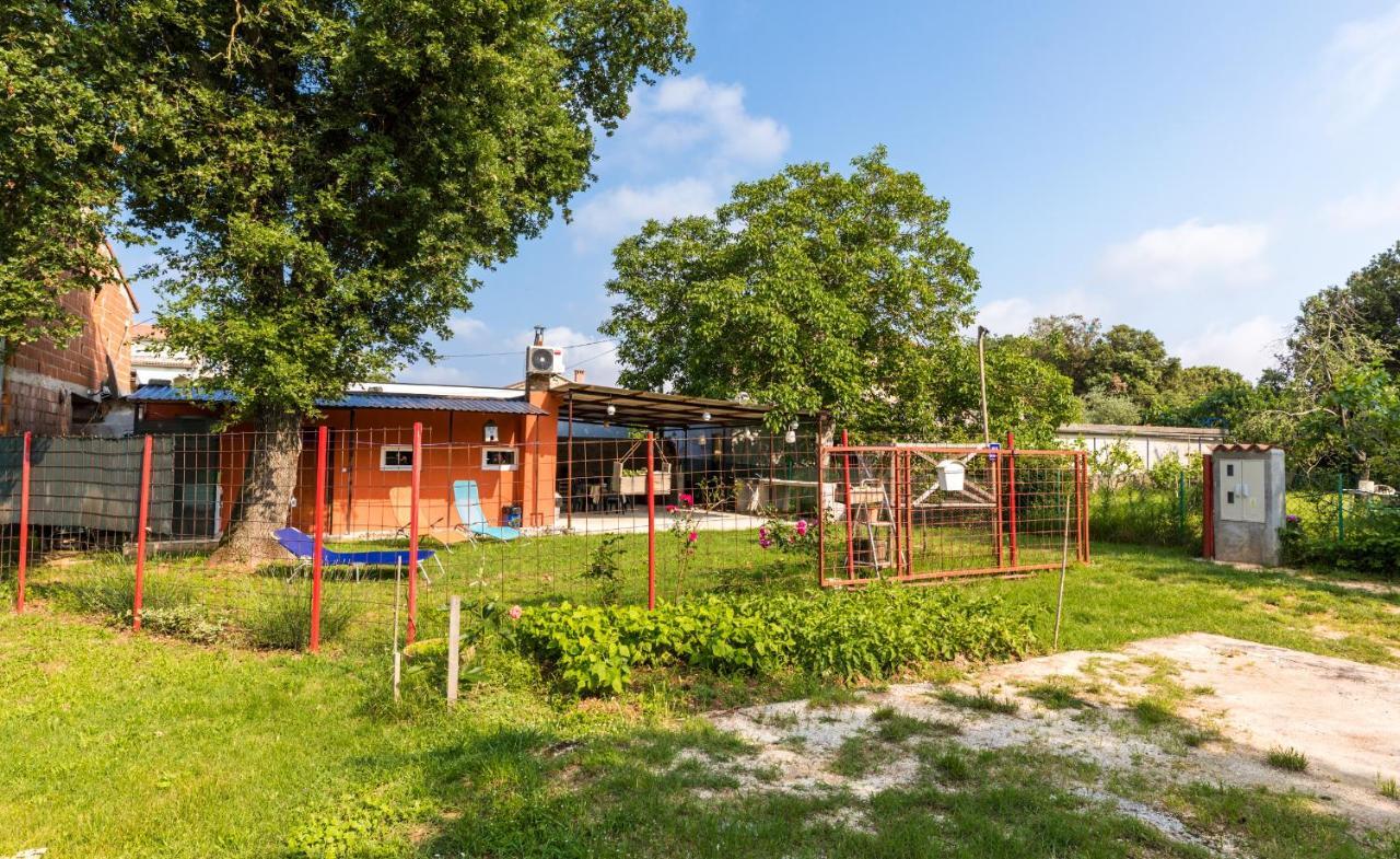 Vacation House "Andy" Pula Exterior photo